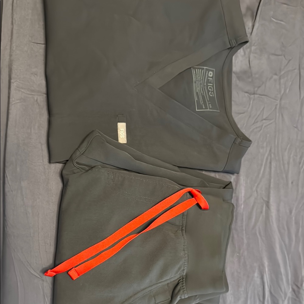 Figs Charcoal Scrub Set with Bright Orange Accent